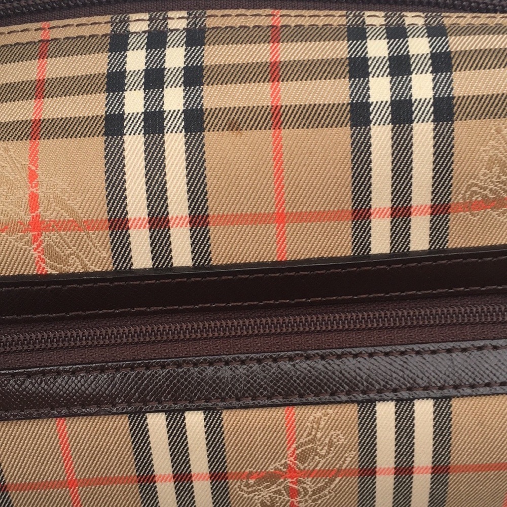 Authentic Burberry Shoulderbag - Picture 2 of 11
